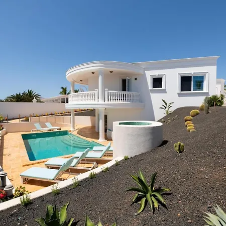 Villa Vista Calero By Buenavilla